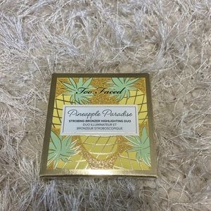 BNIB Too faced highlighter -toasted pineap…